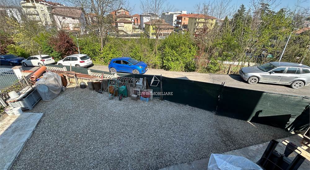 Posti auto fronte strada