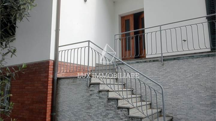 Villa indipendente ampia ristrutturata a Lugo