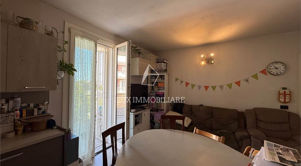Sala con cucina a vista